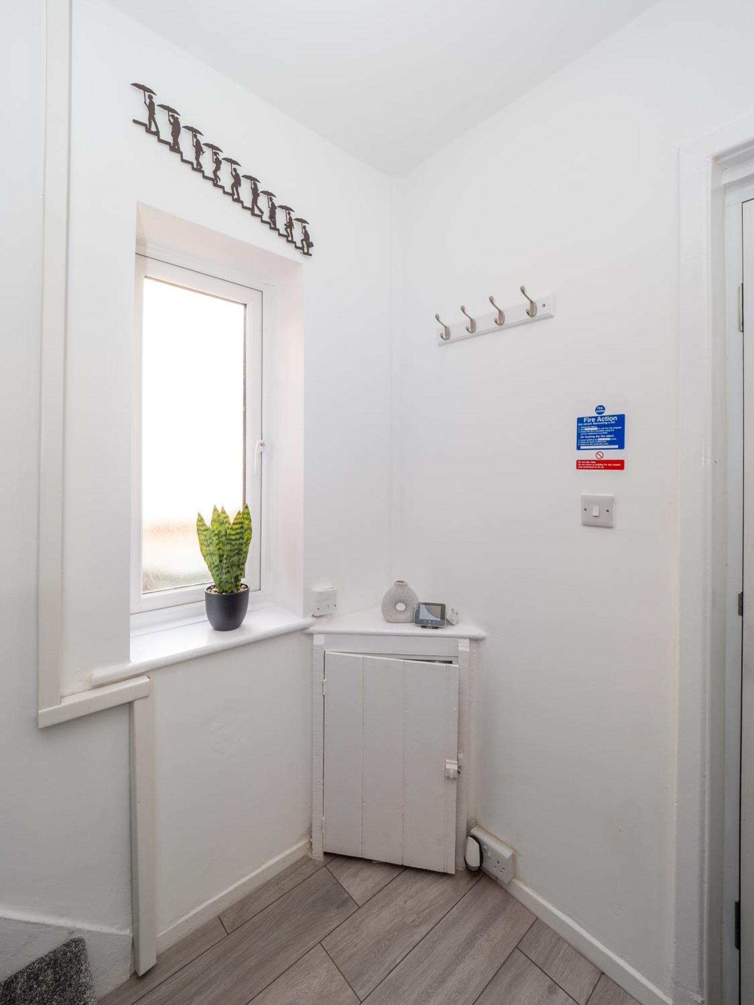 3Br Haven Retreat In Wallasey With Free Street Parking 外观 照片